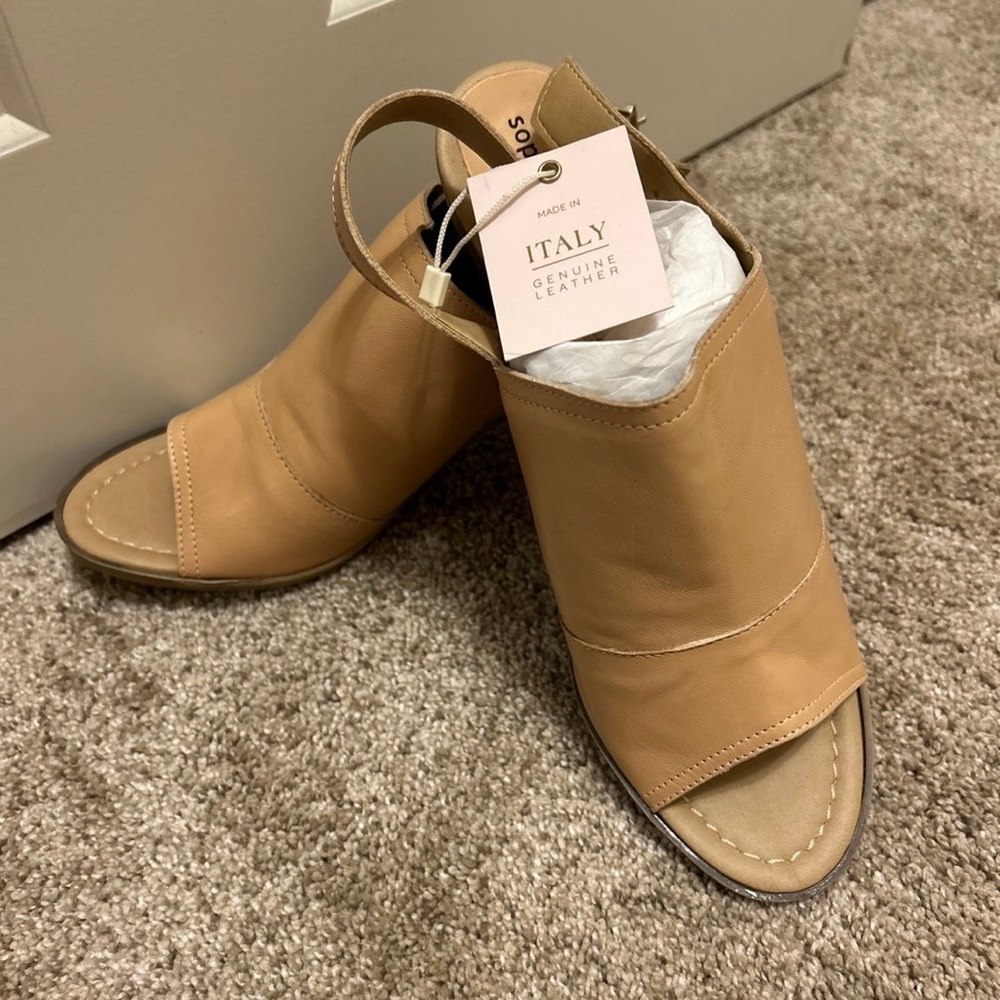 Tan Sandals with Block Heel and Minimalist Design